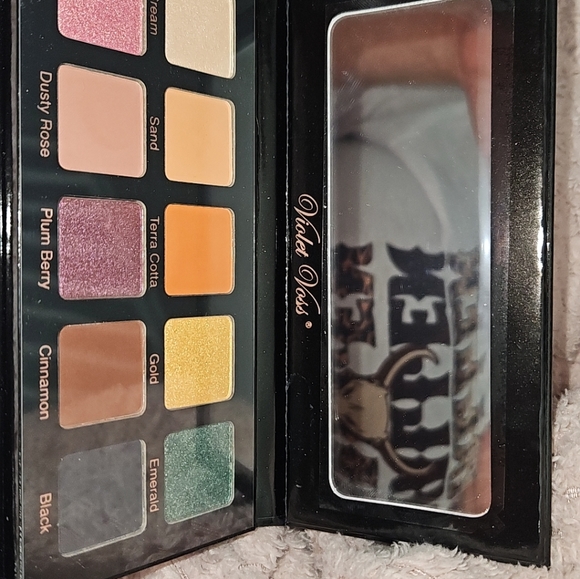 Violet Voss Essentials Pro Pallete - Picture 4 of 7